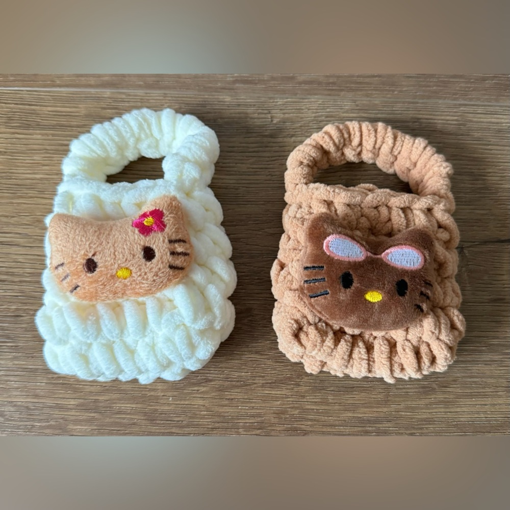 HELLO KITTY-NWT 2 Micro Knit Bags with Plush Detail